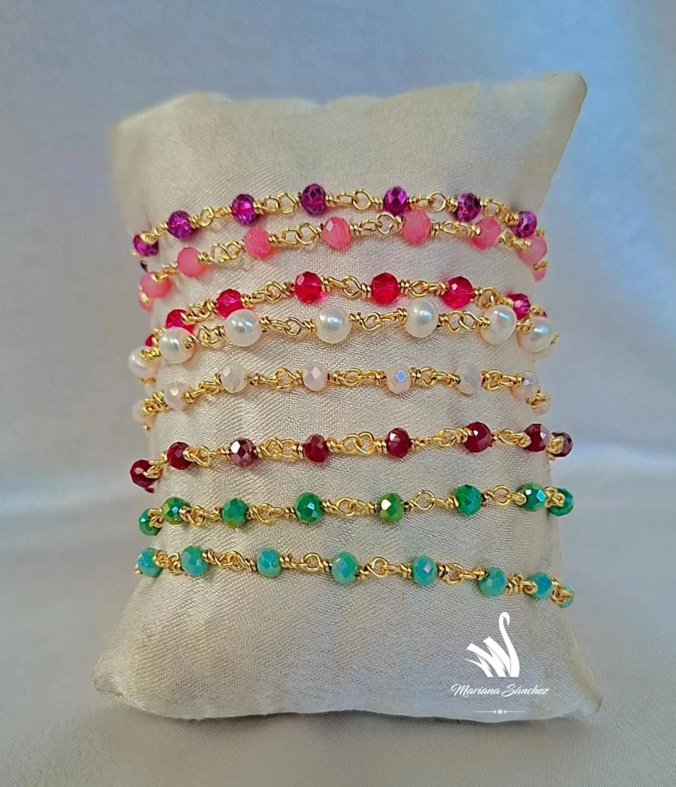 Brazalete con alambre y cristales