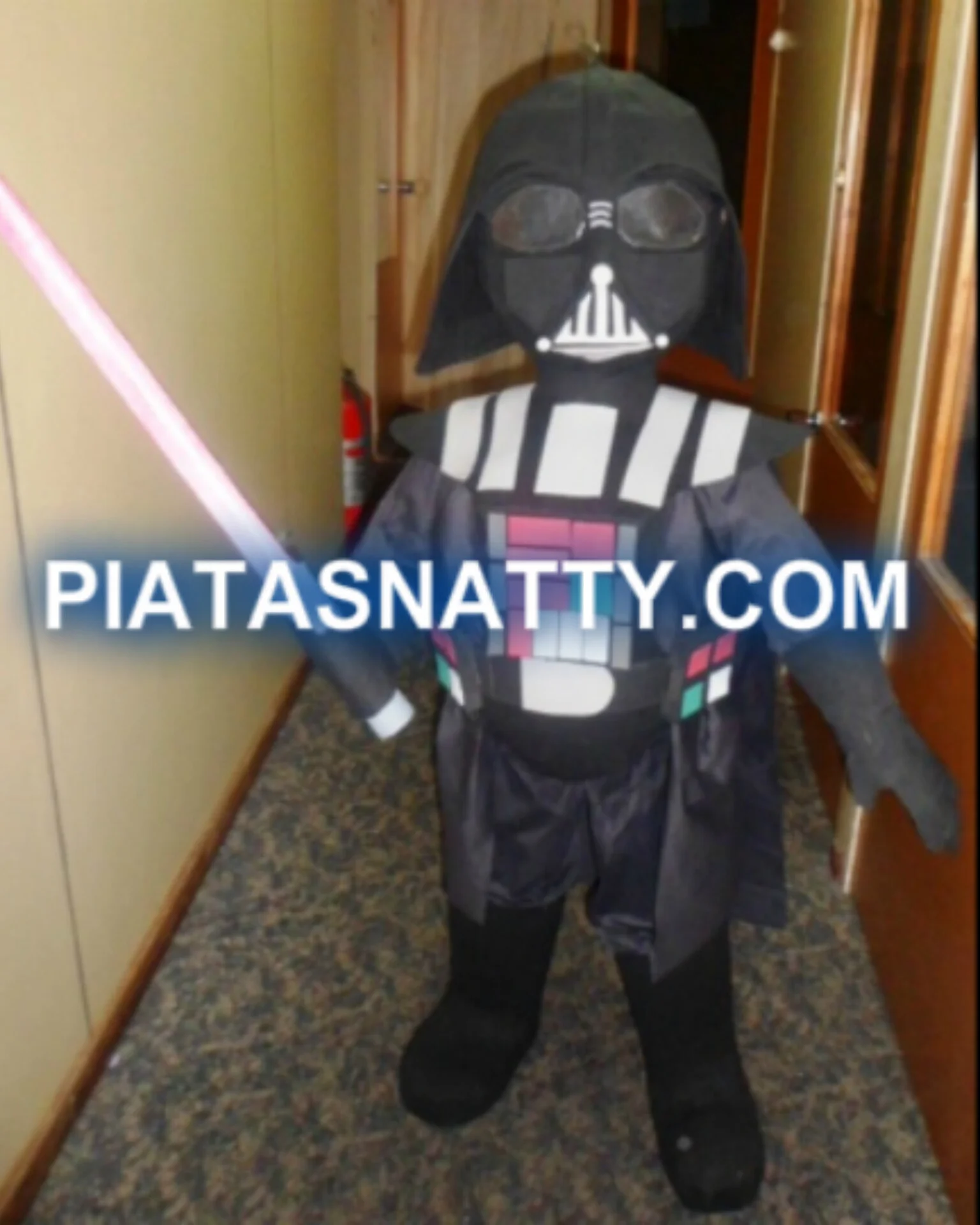 Imagen de Piñata Darth vader