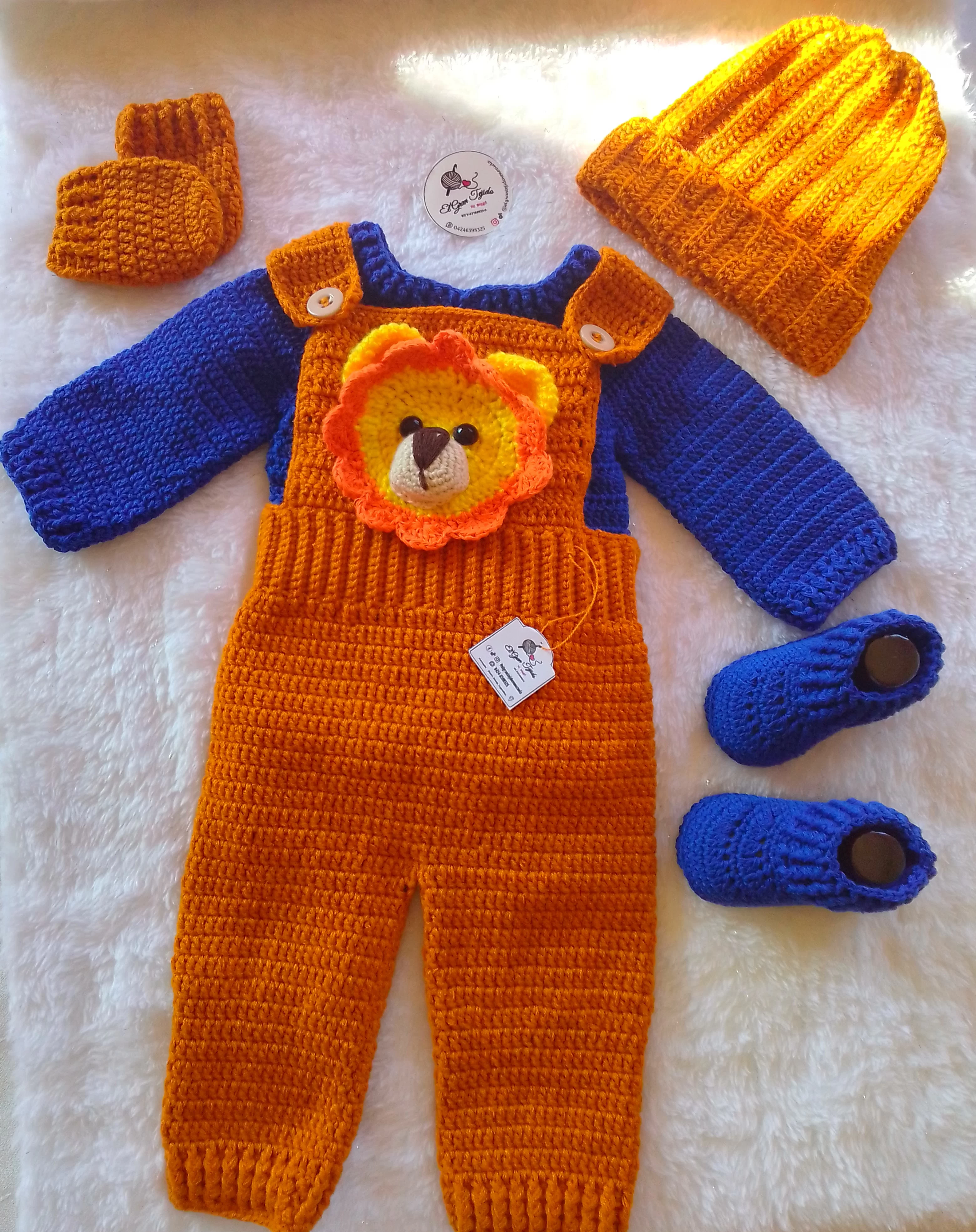 Imagen de Trajes para niños con motivo de animales tejidos 