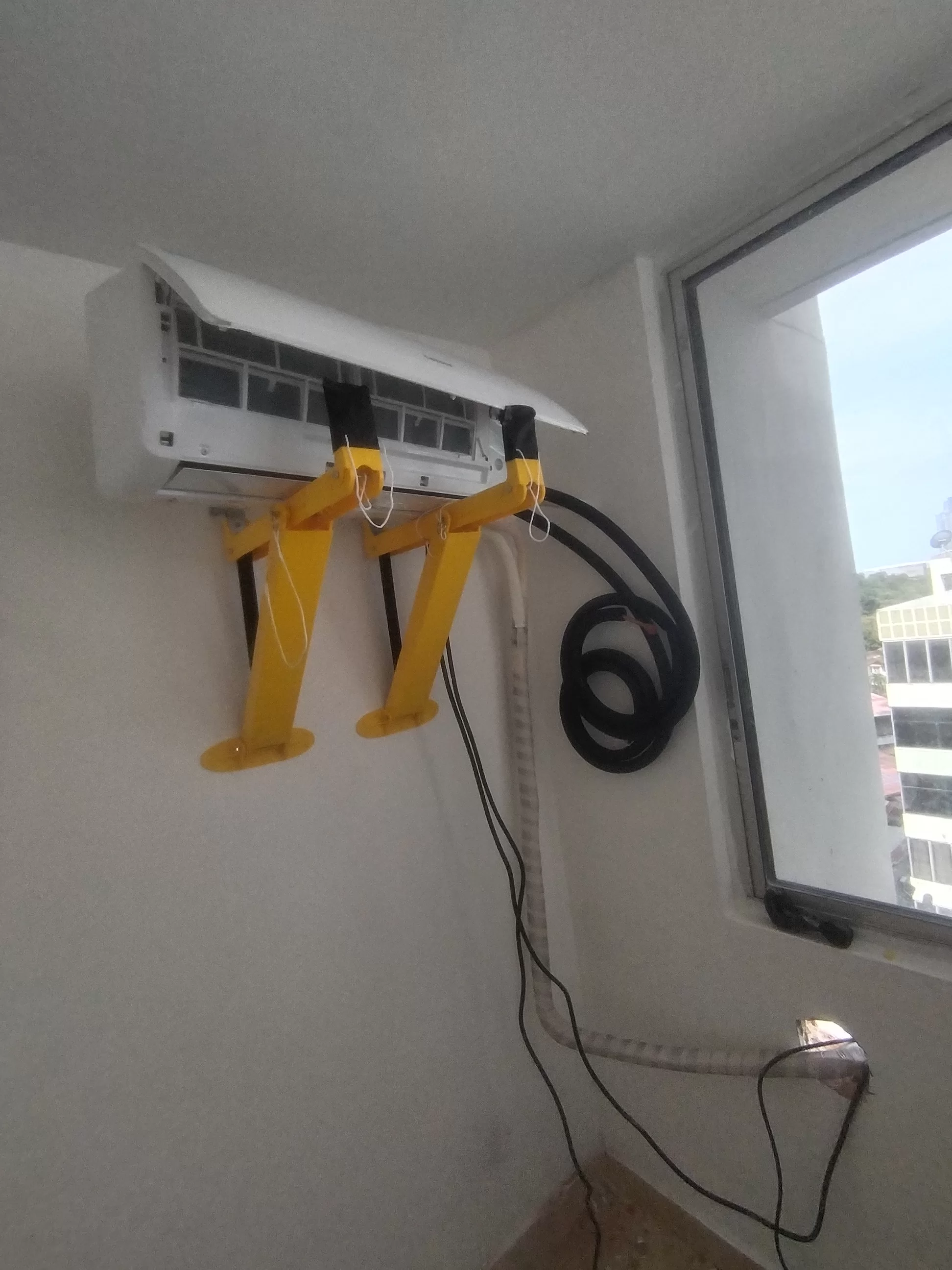 Imagen de SERVICIOS DE INSTALACIÓN, MANTENIMIENTO Y REPARACIÓN 