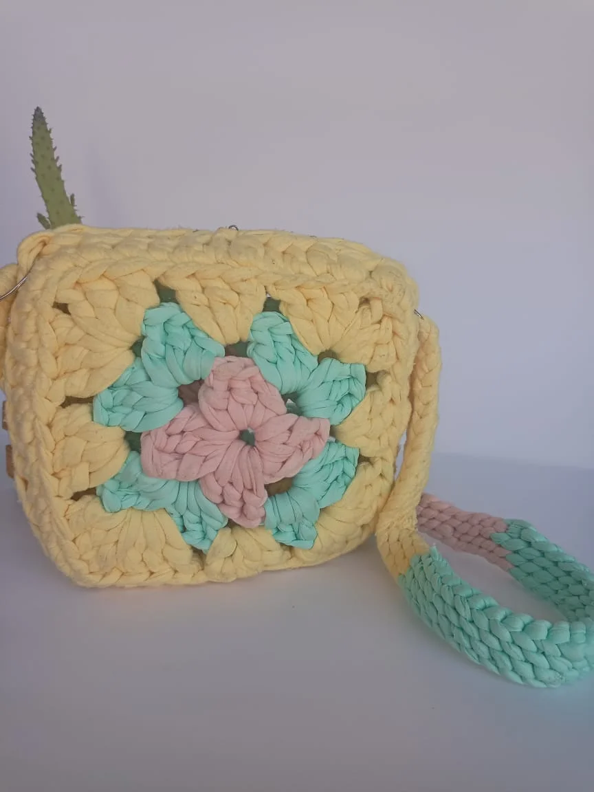 Imagen de Carteras tejidas a crochet con Trapillo 🧶